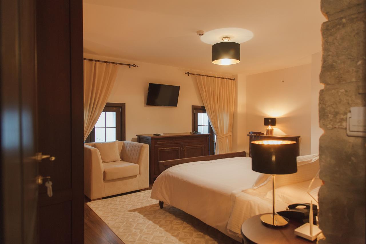 Hotel Boutique Vila 8 Durrës Exterior foto