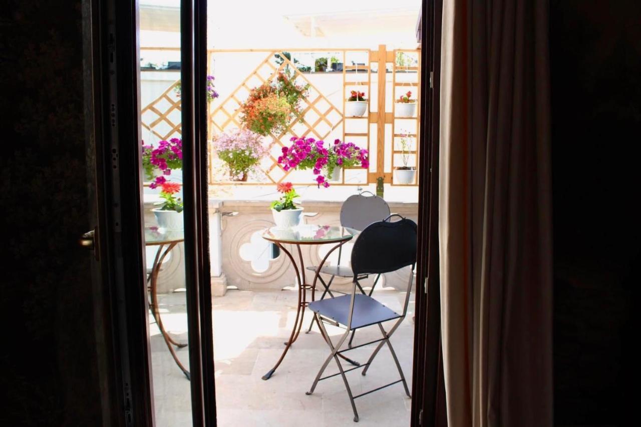 Hotel Boutique Vila 8 Durrës Exterior foto